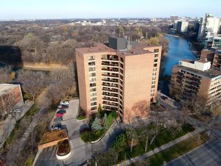 Photo 1: 408 255 Wellington Crescent in Winnipeg: Crescentwood Condominium for sale (1B)  : MLS®# 202216024