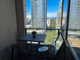 Photo 4: 1711 938 SMITHE Street in Vancouver: Downtown VW Condo for sale in "ELECTRIC AVENUE" (Vancouver West)  : MLS®# R2709191