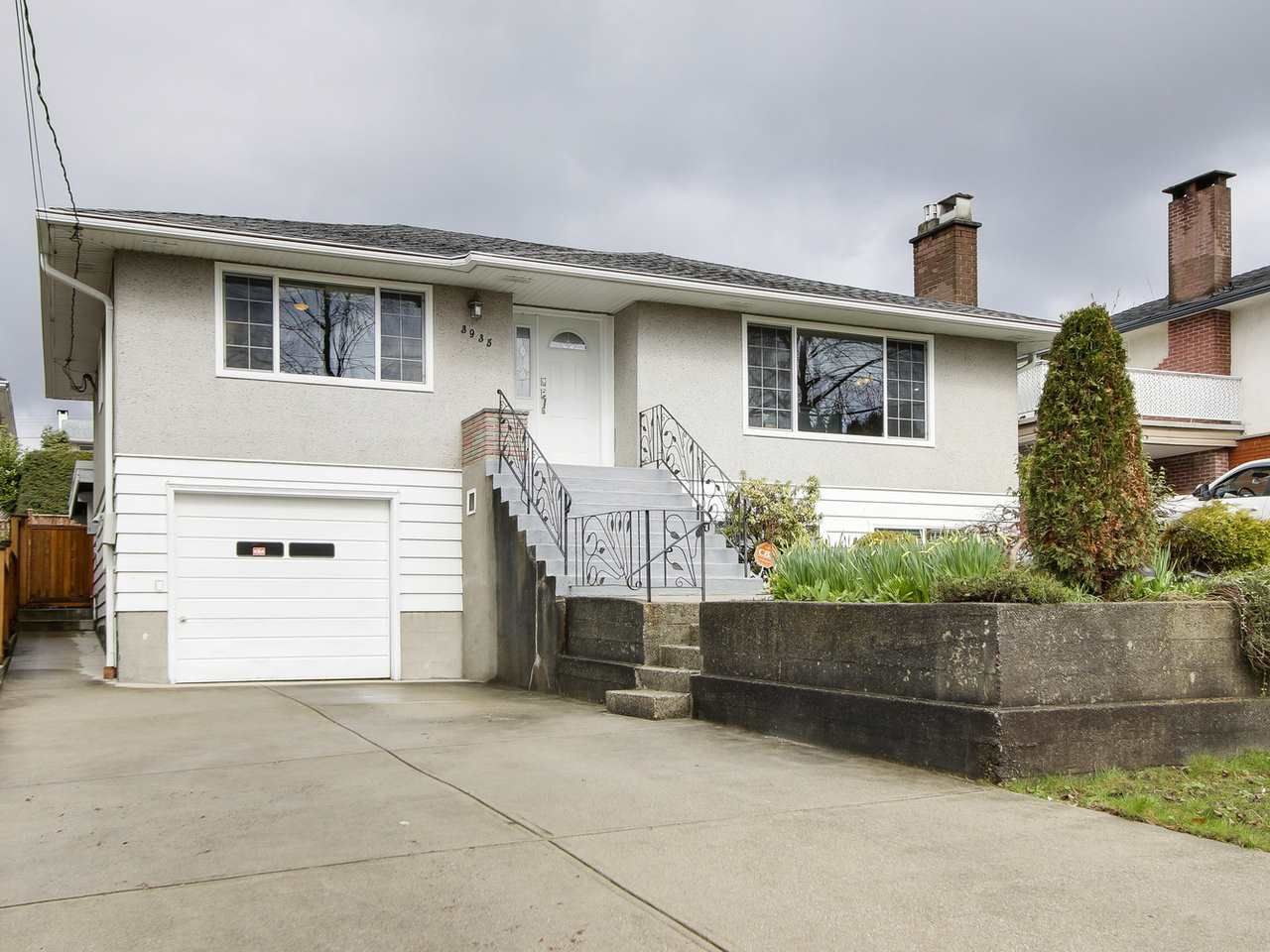 Main Photo: 3935 WILLIAM Street in Burnaby: Willingdon Heights House for sale (Burnaby North)  : MLS®# R2149718