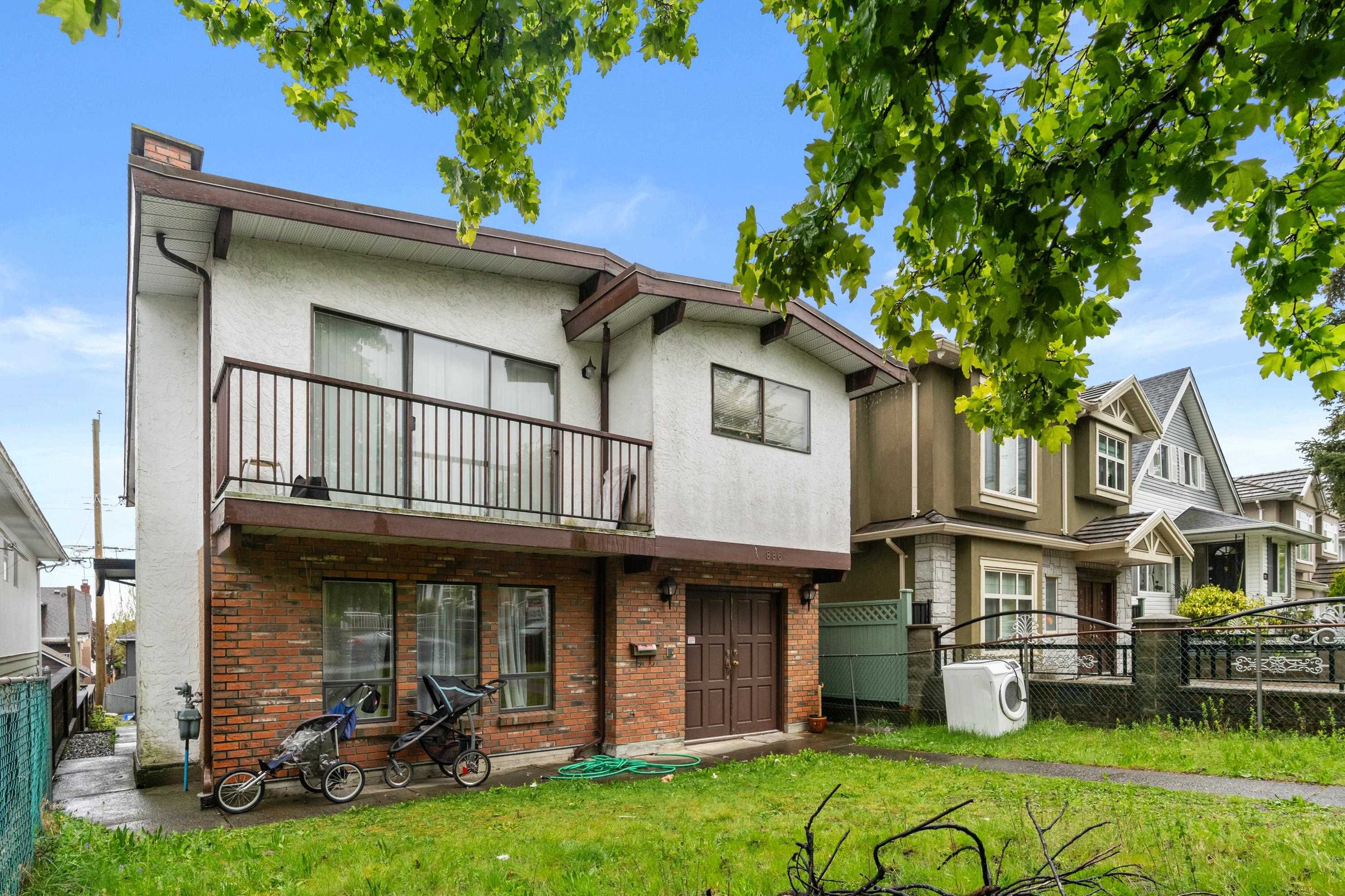 Main Photo: 886 E 56TH Avenue in Vancouver: South Vancouver House for sale (Vancouver East)  : MLS®# R2874258