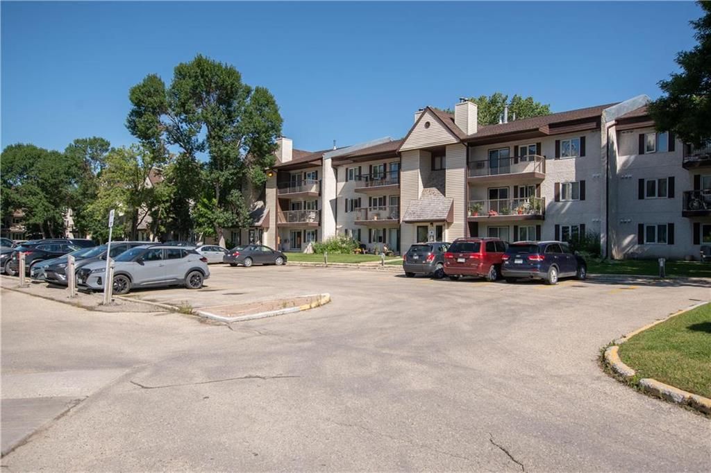 Main Photo: 3104 658 Kenaston Boulevard in Winnipeg: River Heights South Condominium for sale (1D)  : MLS®# 202218796