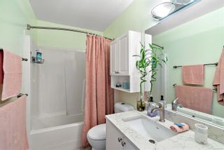 Photo 19: 7 106 Aldersmith Pl in View Royal: VR Glentana Row/Townhouse for sale : MLS®# 937277