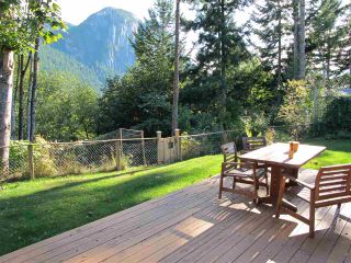 Photo 5: 1119 PLATEAU Crescent in Squamish: Plateau House for sale in "PLATEAU" : MLS®# R2236845