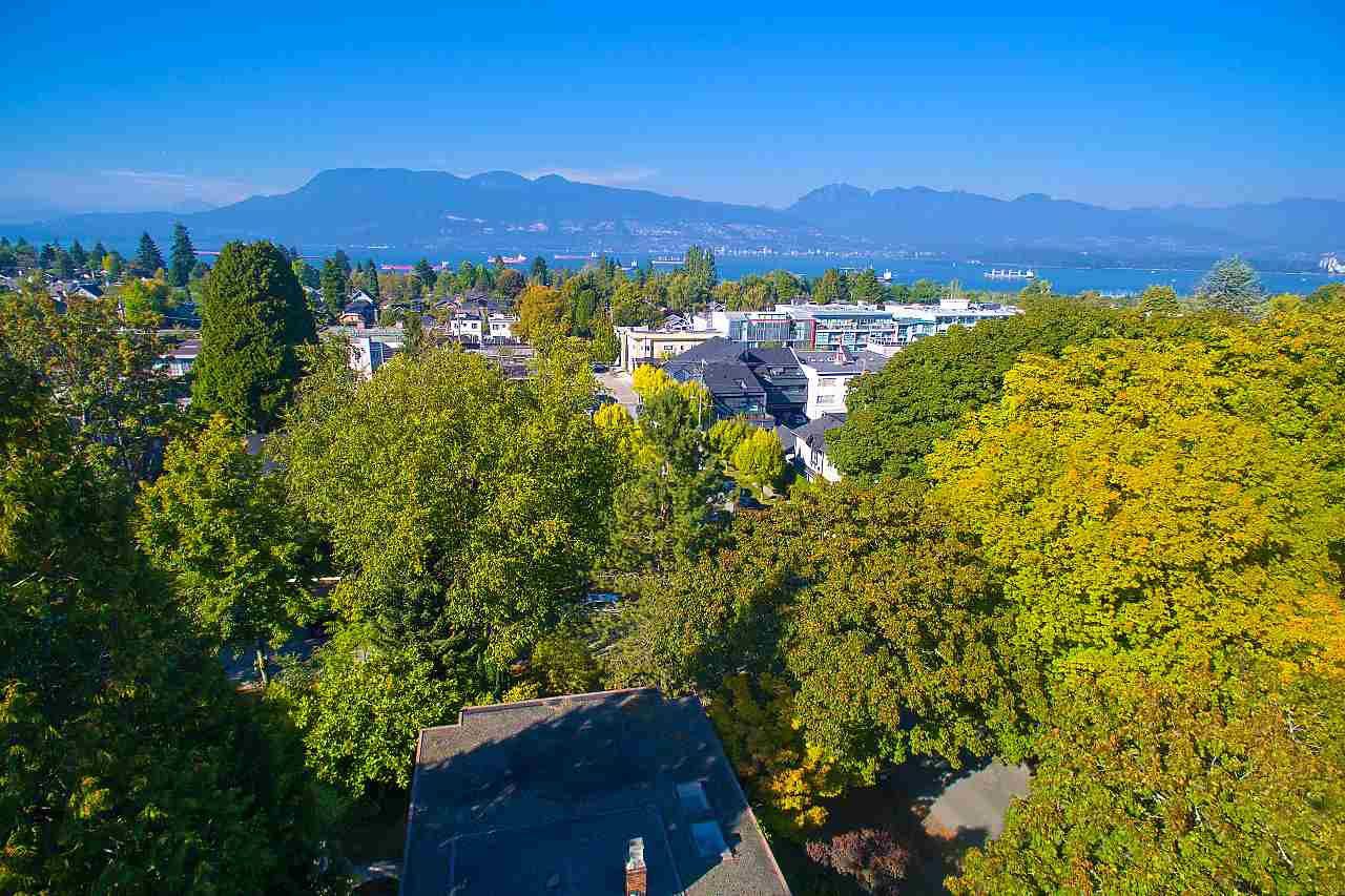 Main Photo: 4406 W 11th Avenue in Vancouver: Point Grey House for sale (Vancouver West)  : MLS®# R2330680