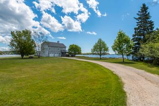 Photo 3: 30 Seabreeze Lane in Chester Basin: 405-Lunenburg County Residential for sale (South Shore)  : MLS®# 202413247