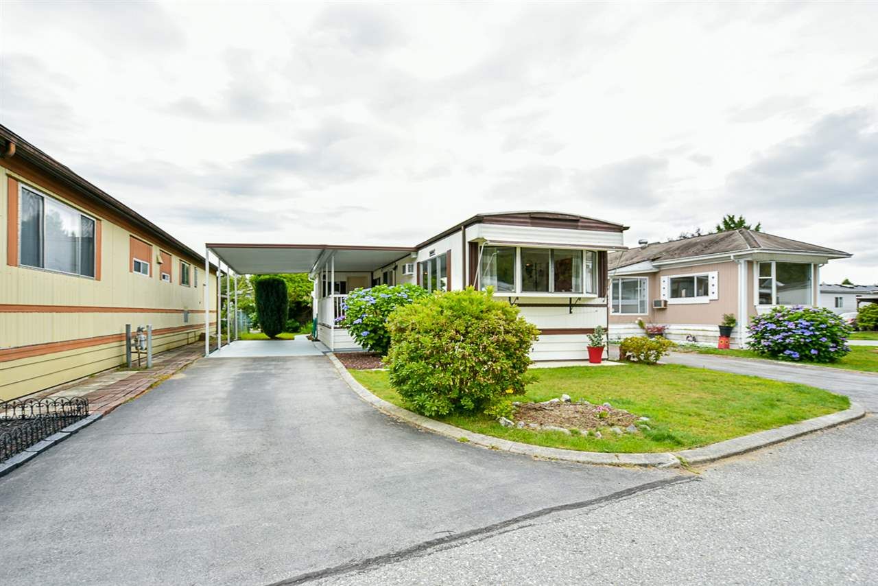 Main Photo: 115 11930 PINYON Drive in Pitt Meadows: Central Meadows Manufactured Home for sale in "Meadow Highlands Park" : MLS®# R2477089
