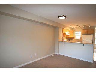 Photo 4: 7 7100 LYNNWOOD Drive in Richmond: Granville Townhouse for sale in "LAUREL WOOD" : MLS®# V891072