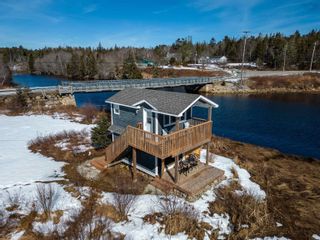 Photo 4: 5 Green Bay Road in Petit Riviere: 405-Lunenburg County Residential for sale (South Shore)  : MLS®# 202304574