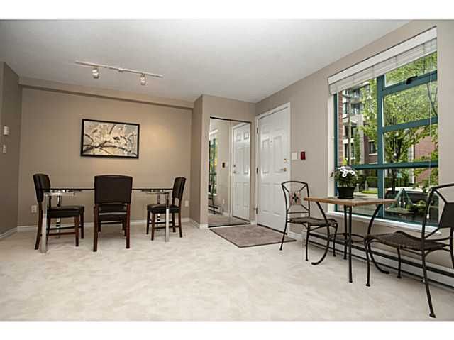 Photo 3: Photos: 941 HOMER Street in Vancouver: Yaletown Townhouse for sale in "Pinnacle" (Vancouver West)  : MLS®# V1075845