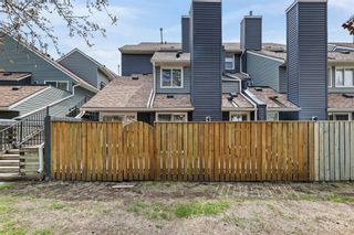 Photo 2: 136 48 Glamis Green SW in Calgary: Glamorgan Row/Townhouse for sale : MLS®# A2050296