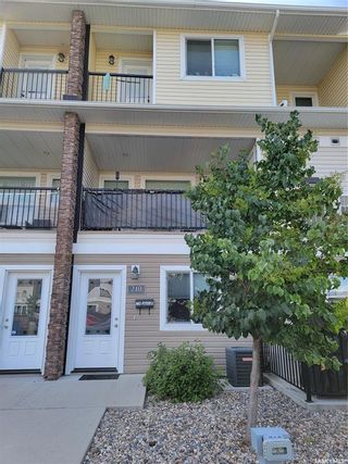 Photo 1: #210 1220 Empress Street in Regina: Rosemont Residential for sale : MLS®# SK941602