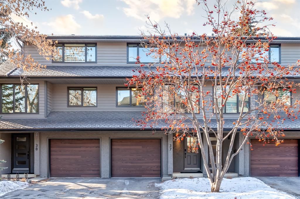 Main Photo: 37 10 Point Drive NW in Calgary: Point McKay Row/Townhouse for sale : MLS®# A2026081