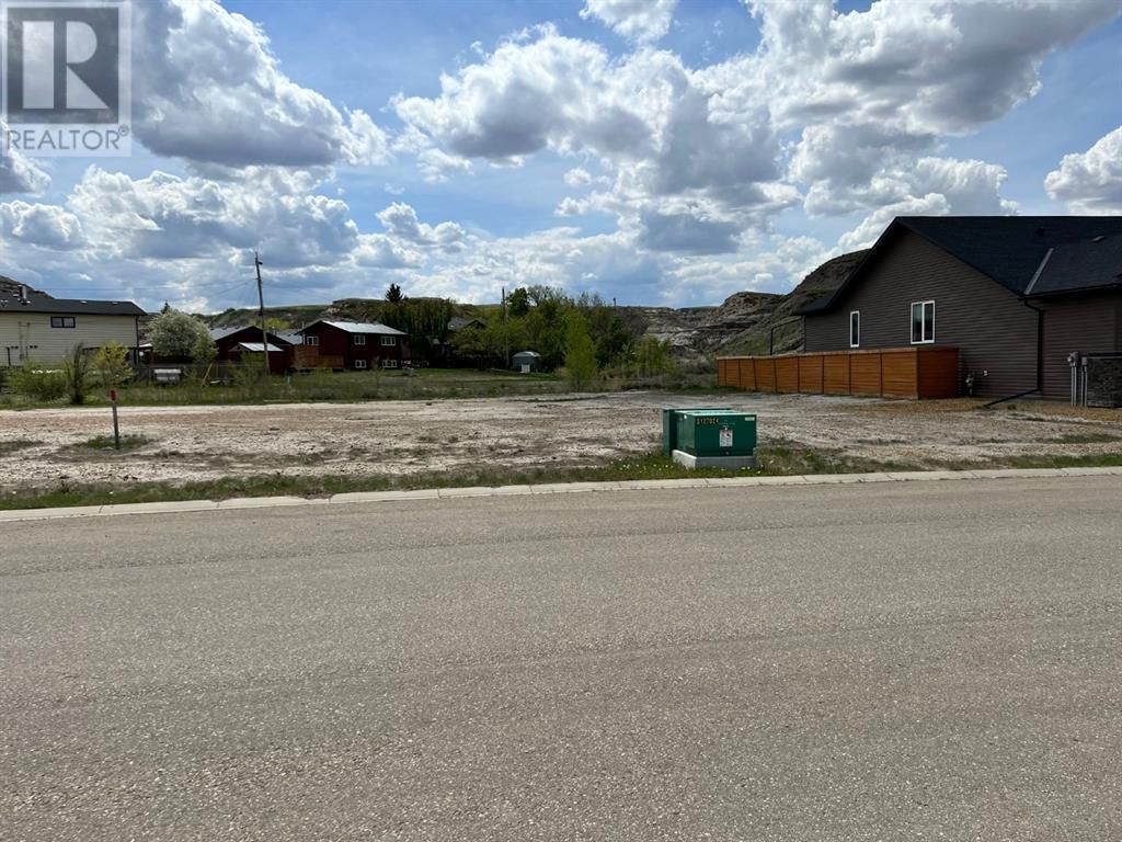 Main Photo: 193 10 Avenue SE in Drumheller: Vacant Land for sale : MLS®# A1220104