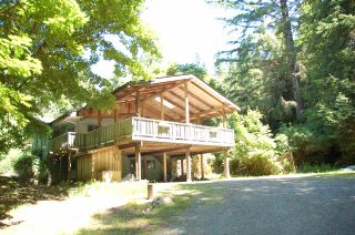 Photo 1: 1457 WOODS ROAD: Bowen Island House for sale : MLS®# R2186060
