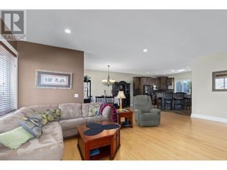 Photo 10: 808 Kuipers Crescent in Kelowna: House for sale : MLS®# 10310175
