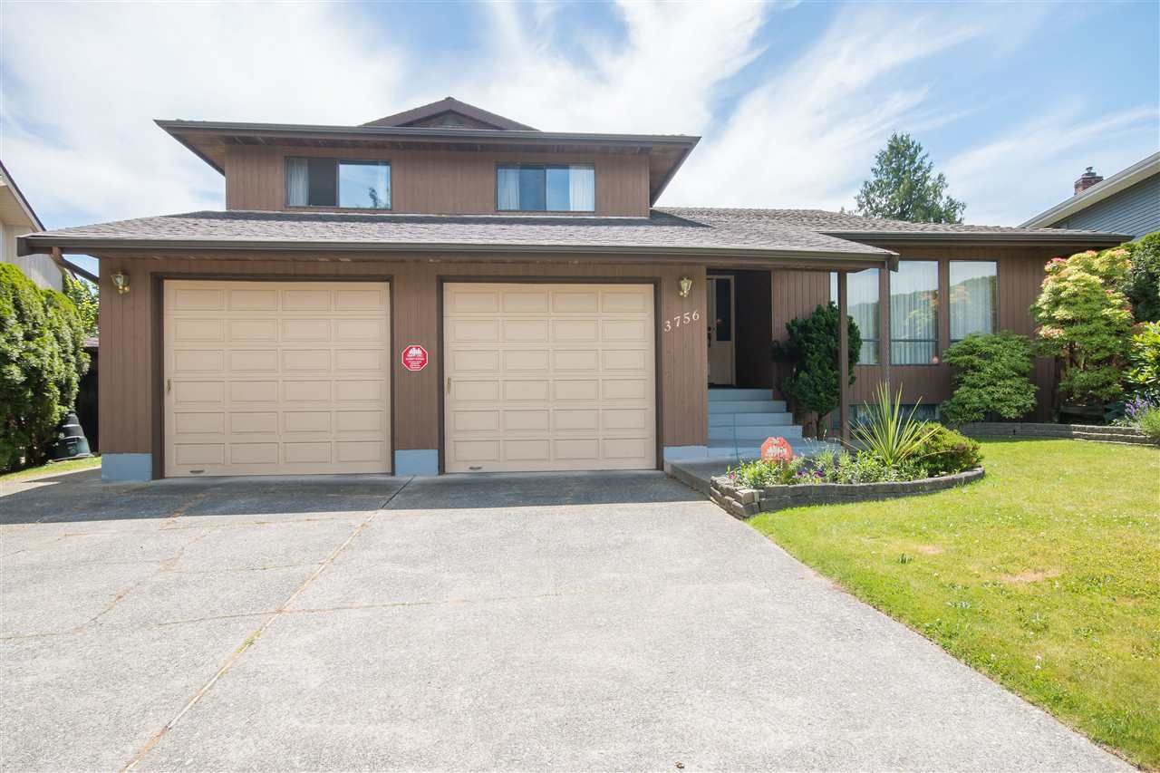 Main Photo: 3756 BALSAM Crescent in Abbotsford: Central Abbotsford House for sale : MLS®# R2083216