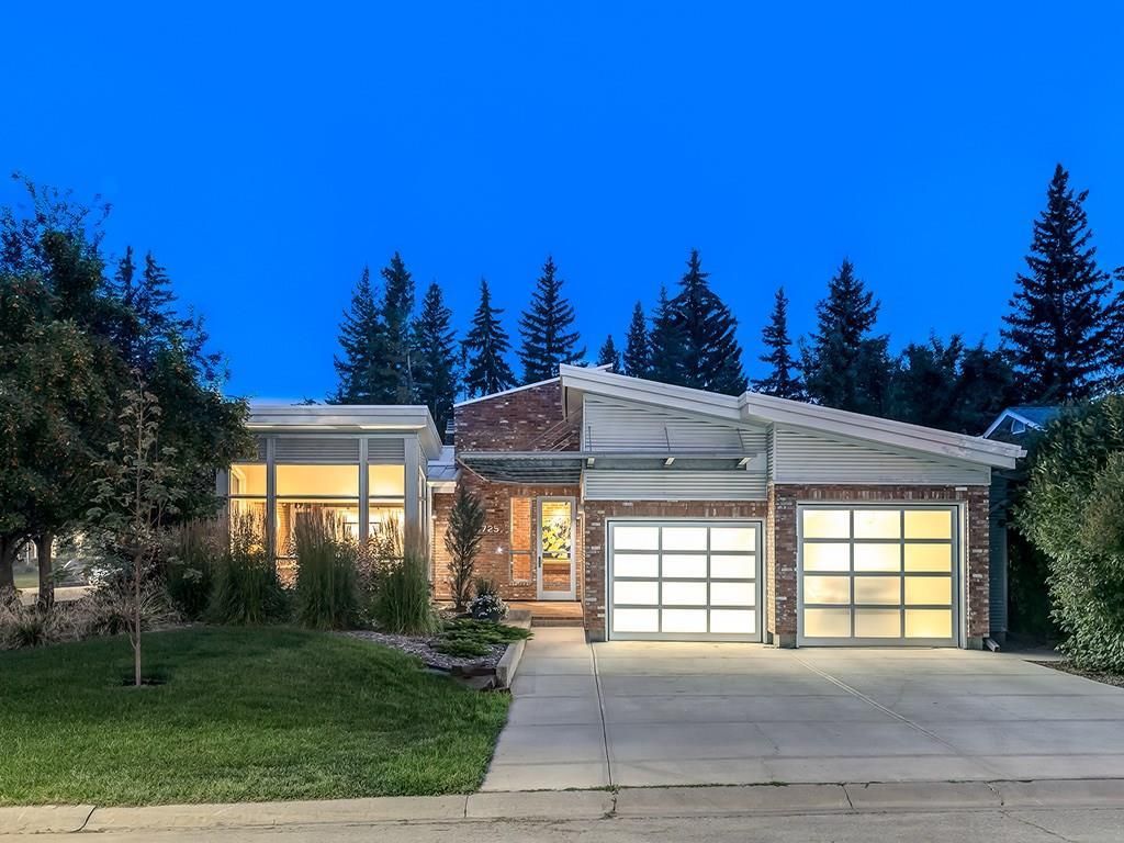 Main Photo: 6725 LAIRD Court SW in Calgary: Lakeview Detached for sale : MLS®# C4202229