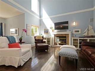 Photo 2: 104 Stoneridge Close in VICTORIA: VR Hospital House for sale (View Royal)  : MLS®# 730553