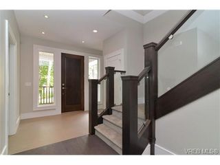 Photo 7: 111 Parsons Rd in VICTORIA: VR Six Mile House for sale (View Royal)  : MLS®# 684415