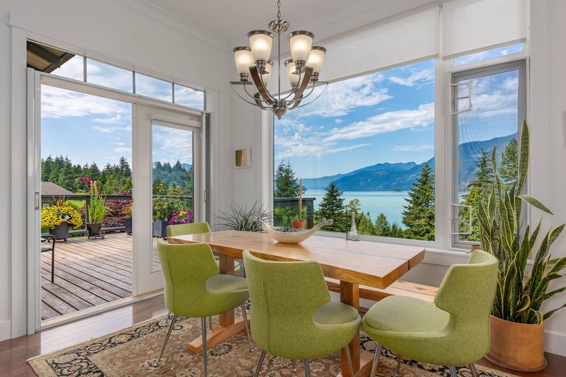 FEATURED LISTING: 200 OCEAN CREST Drive West Vancouver
