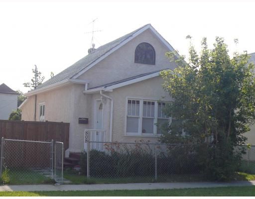 Main Photo: 808 MAGNUS Avenue in WINNIPEG: North End Residential for sale (North West Winnipeg)  : MLS®# 2916912