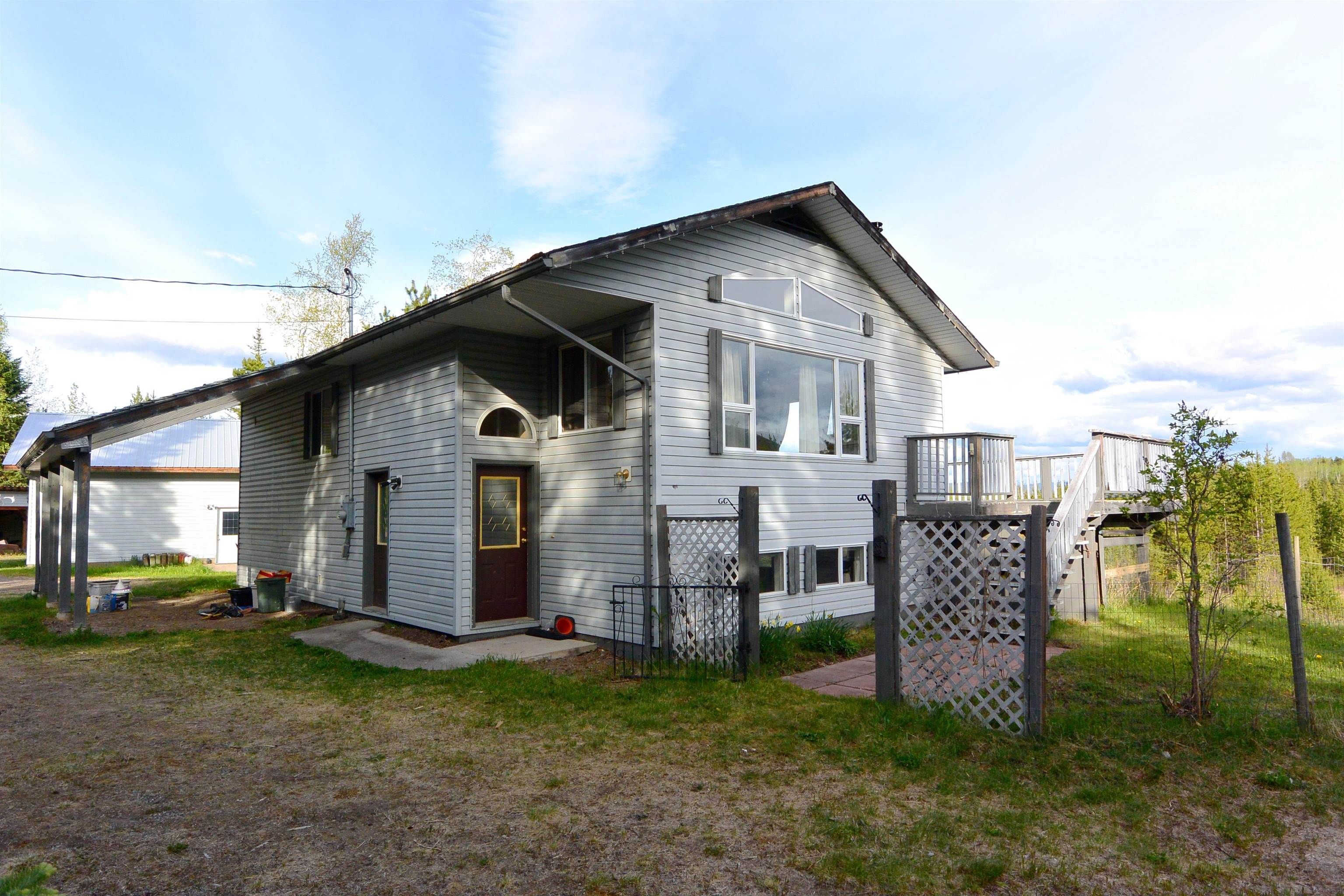 Main Photo: 9795 HORLINGS Road in Smithers: Smithers - Rural House for sale in "Silvern Estates" (Smithers And Area)  : MLS®# R2700198
