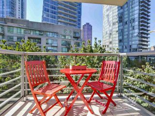Photo 11: 406 590 NICOLA STREET in Vancouver: Coal Harbour Condo for sale (Vancouver West)  : MLS®# R2302772
