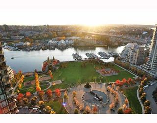 Photo 1: 2902 1438 RICHARDS Street in Vancouver: False Creek North Condo for sale in "AZURA 1" (Vancouver West)  : MLS®# SOLD
