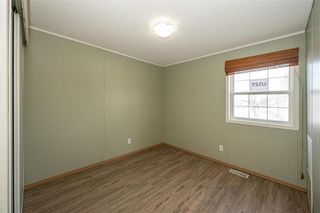 Photo 17: 10 Shay Crescent in Winnipeg: South Glen Residential for sale (2F)  : MLS®# 202304519
