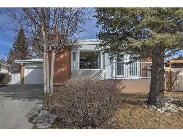 Main Photo: 5312 37 Street SW in Calgary: Lakeview House for sale : MLS®# C4107241