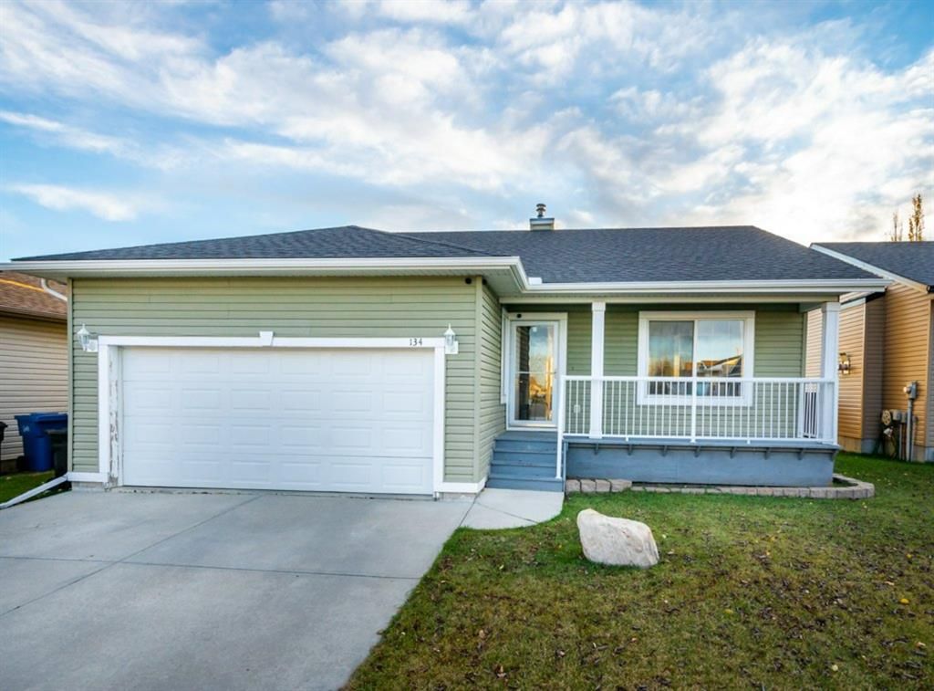 Main Photo: 134 Carriage Lane Road: Carstairs Detached for sale : MLS®# A1160140