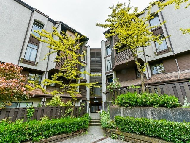 Main Photo: 314 365 GINGER Drive in New Westminster: Fraserview NW Condo for sale in "Fraser Mews" : MLS®# R2458139