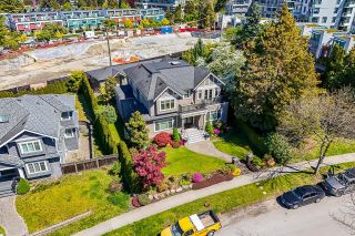Photo 2: 555 W 30TH Avenue in Vancouver: Cambie House for sale (Vancouver West)  : MLS®# R2879328