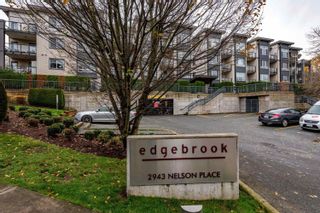 Photo 1: 303 2943 NELSON Place in Abbotsford: Central Abbotsford Condo for sale in "Edgebrook" : MLS®# R2634255