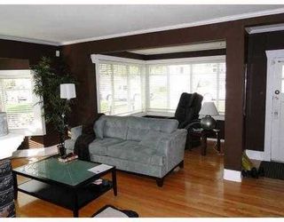 Photo 4: 145 27TH Street E in North Vancouver: Home for sale : MLS®# V895331