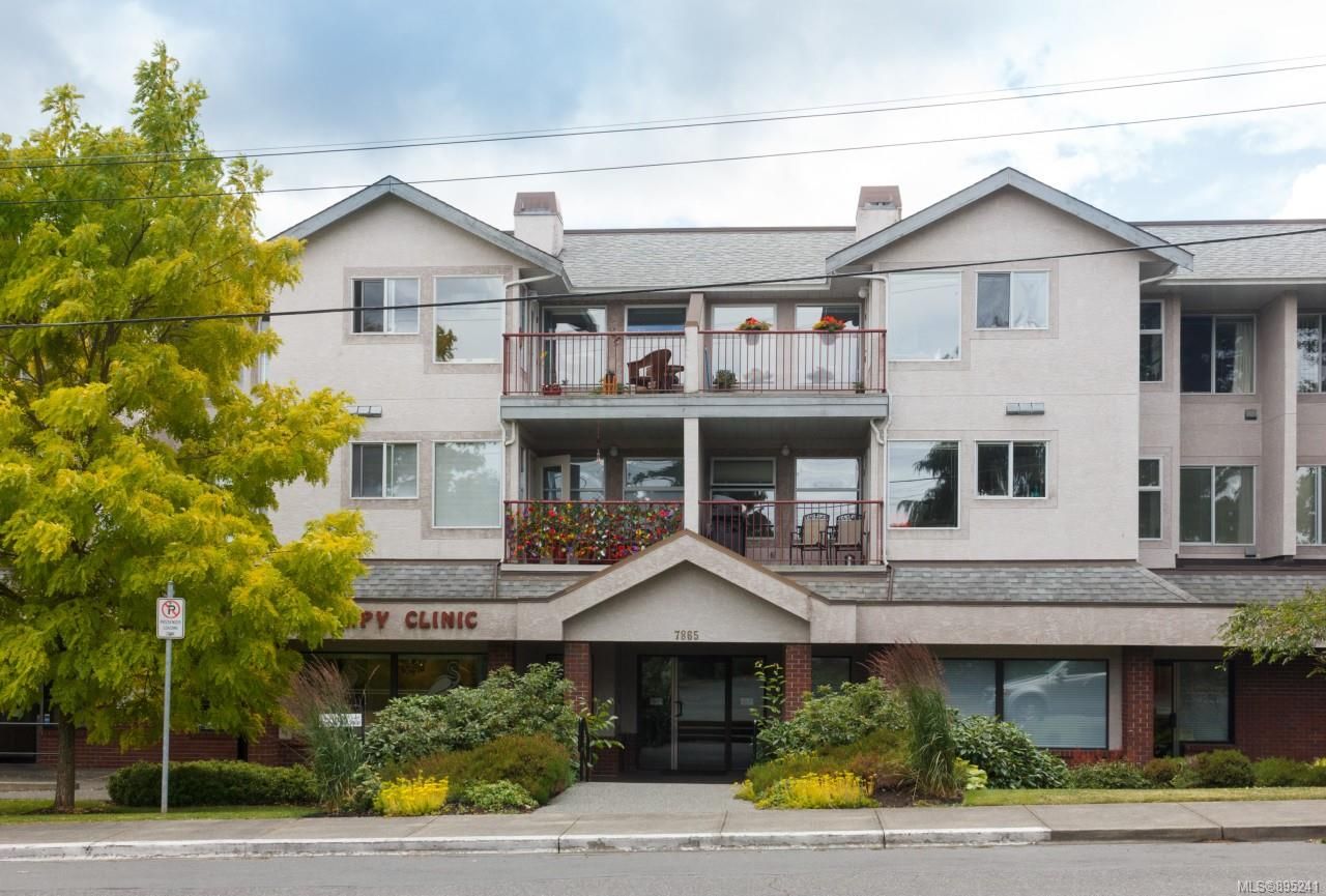 Main Photo: 207 7865 Patterson Rd in Central Saanich: CS Saanichton Condo for sale : MLS®# 895241