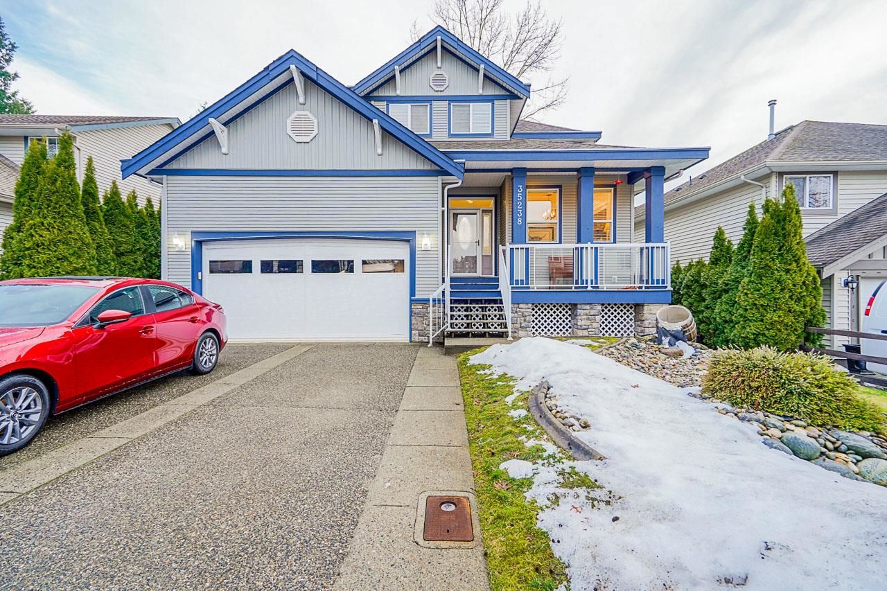 Main Photo: 35238 FIRDALE Avenue in Abbotsford: Abbotsford East House for sale : MLS®# R2643644