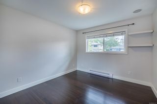 Photo 14: 2676 Capital Hts in Victoria: Vi Oaklands Half Duplex for sale : MLS®# 904187