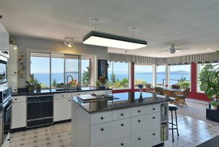 Photo 16: 5487 HYDAWAY Place in Halfmoon Bay: Halfmn Bay Secret Cv Redroofs House for sale (Sunshine Coast)  : MLS®# R2709174