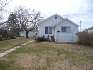 Photo 1: 4915 - 51 Avenue in Holden: House for sale