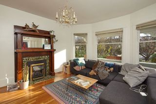 Photo 9: 1943 NAPIER Street in Vancouver: Grandview Woodland House for sale (Vancouver East)  : MLS®# R2423548