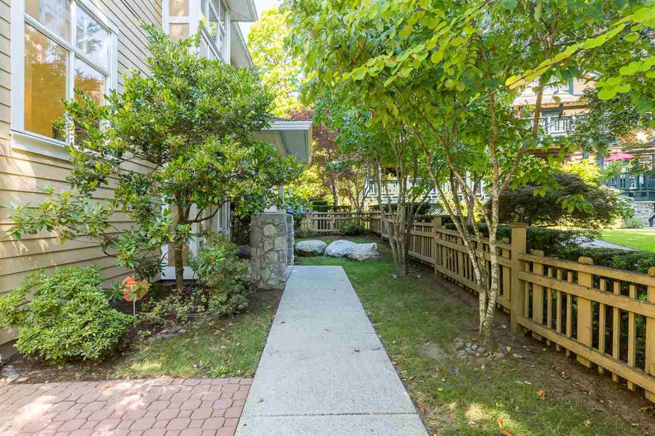 Main Photo: 971 WESTBURY Walk in Vancouver: South Cambie Townhouse for sale in "Churchill Gardens" (Vancouver West)  : MLS®# R2488294