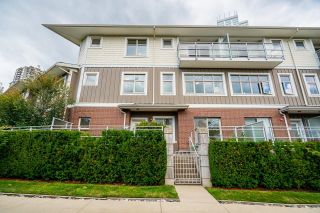 Photo 2: TH14 271 FRANCIS Way in New Westminster: Fraserview NW Townhouse for sale in "Parkside" : MLS®# R2840585