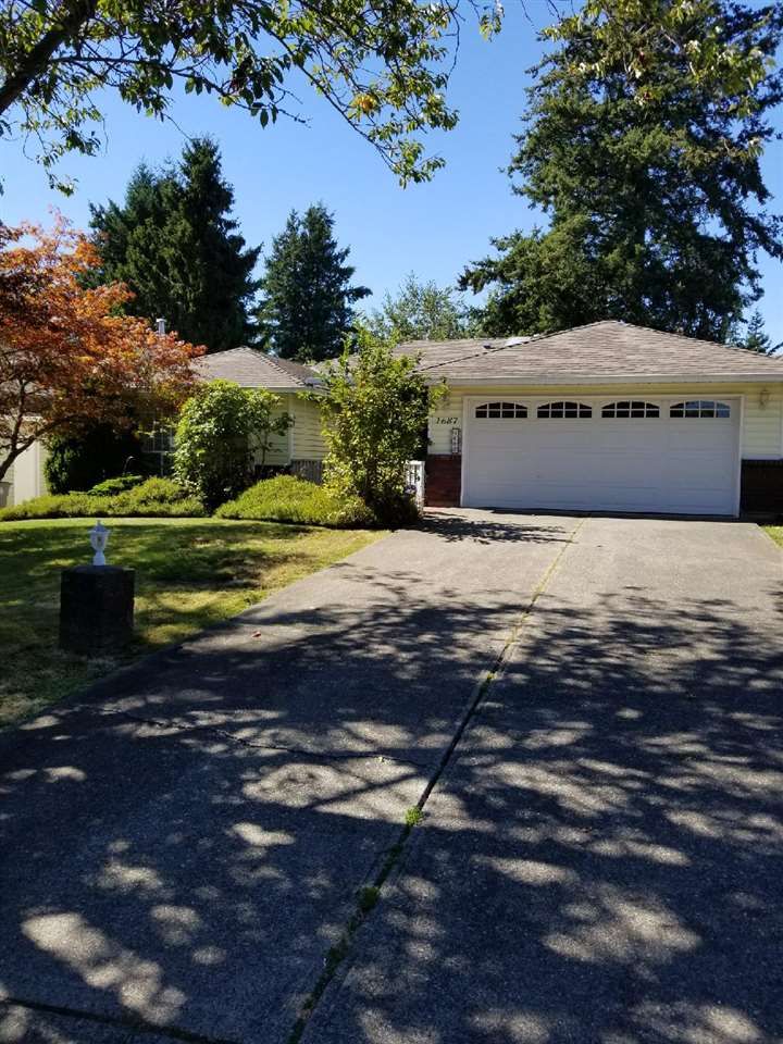 Main Photo: 1687 140A Street in Surrey: Sunnyside Park Surrey House for sale in "Ocean Bluff" (South Surrey White Rock)  : MLS®# R2493206