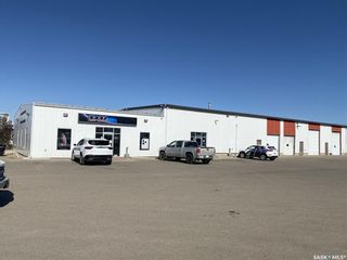 Photo 1: 465 Broadway Street East in Yorkton: Commercial for sale : MLS®# SK921378