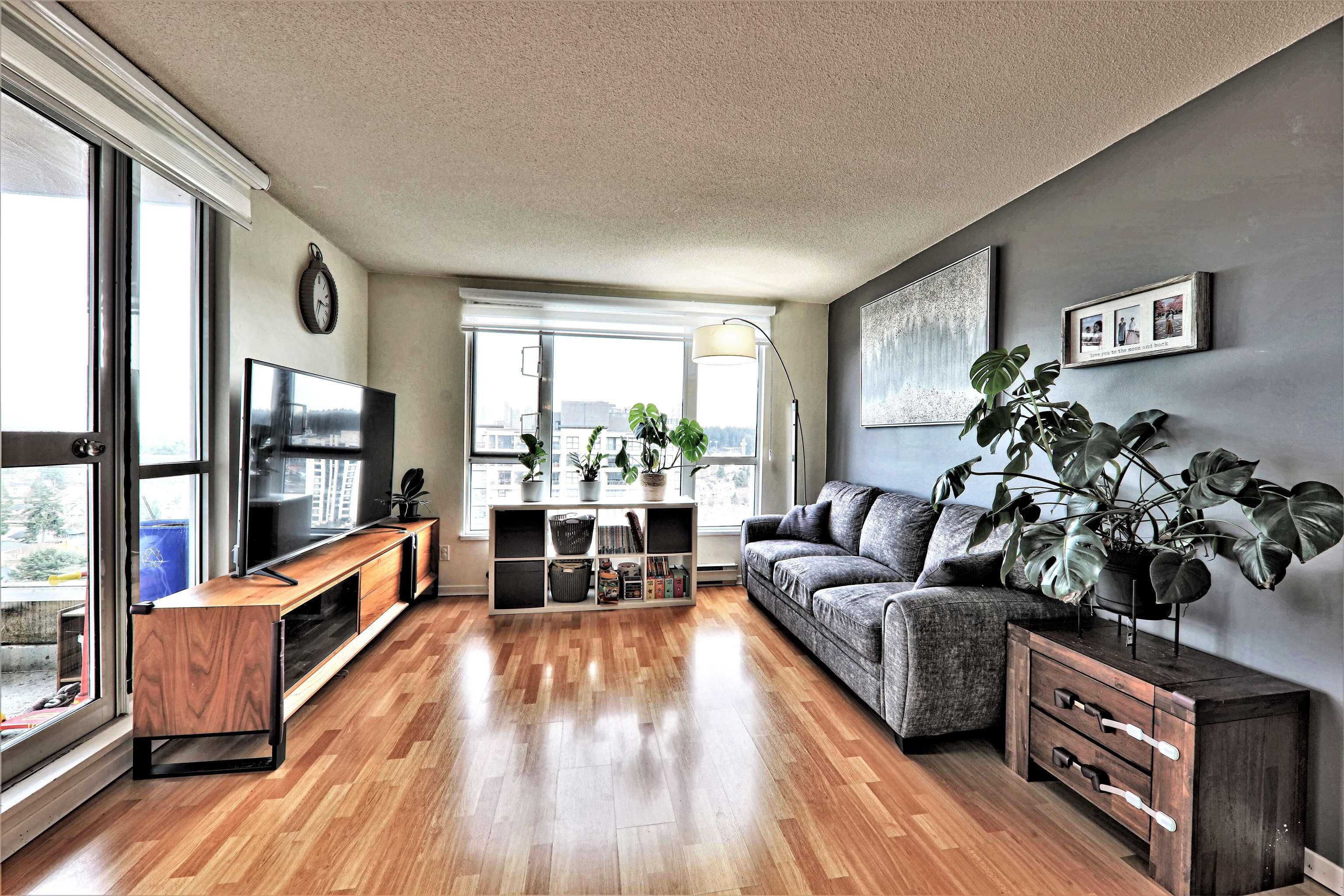 Main Photo: 2008 5189 GASTON Street in Vancouver: Collingwood VE Condo for sale in "MACGREGOR" (Vancouver East)  : MLS®# R2652298