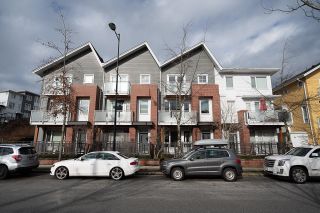 Photo 2: 3183 E KENT AVENUE NORTH in Vancouver: South Marine Townhouse for sale (Vancouver East)  : MLS®# R2867720