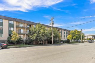 Photo 1: 308 45744 SPADINA Avenue in Chilliwack: Chilliwack Downtown Condo for sale in "APPLEWOOD COURT" : MLS®# R2813815