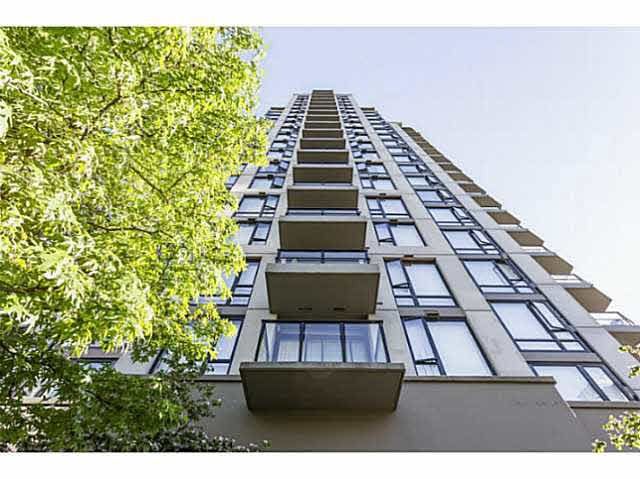 Main Photo: 1804 151 W 2ND Street in North Vancouver: Lower Lonsdale Condo for sale in "SKY" : MLS®# R2030955