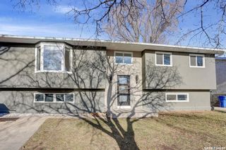 Photo 1: 106 Dunsmore Drive in Regina: Walsh Acres Residential for sale : MLS®# SK952169